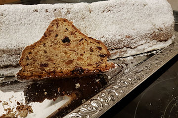 Fruchtiger Christstollen mit Ricotta