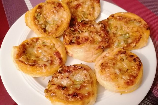 Blätterteigschnecken mit Pesto und Frühlingszwiebeln von korinte777 ...
