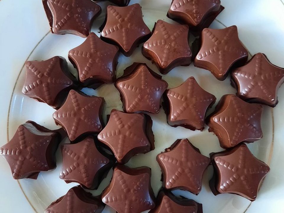 krümeltigers Marzipan-Nuss-Sterne von 007krümeltiger| Chefkoch