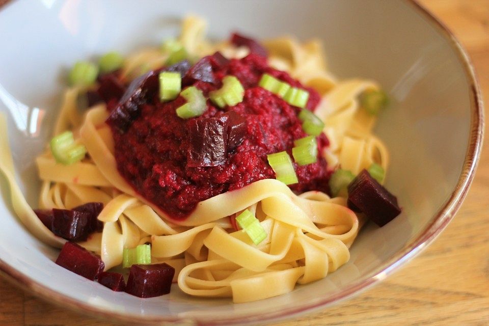 Spaghetti mit Rote Bete-Sauce