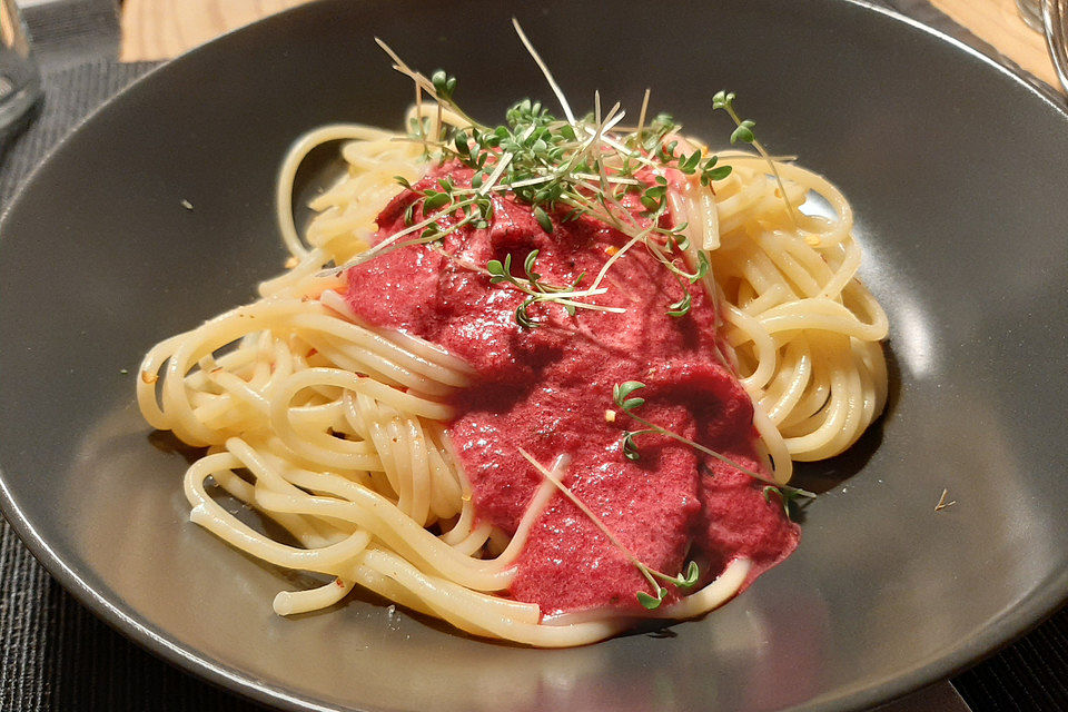 Spaghetti mit Rote Bete-Sauce