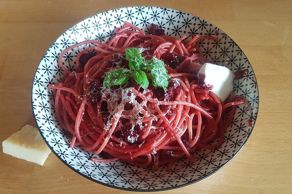 Spaghetti mit Rote Bete-Sauce