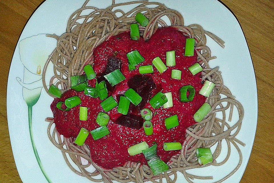 Spaghetti mit Rote Bete-Sauce