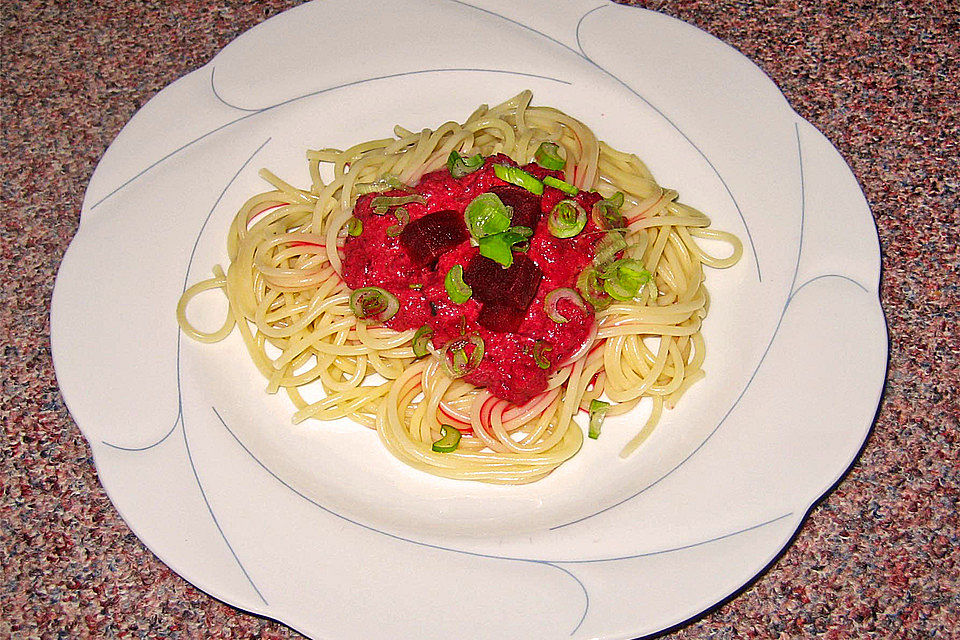 Spaghetti mit Rote Bete-Sauce