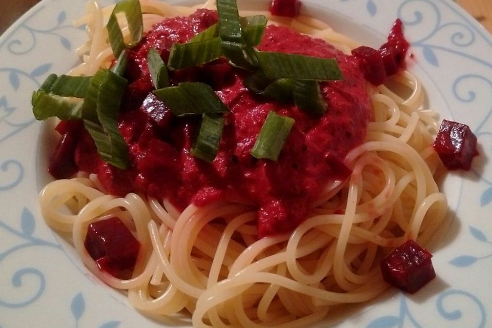 Spaghetti mit Rote Bete-Sauce