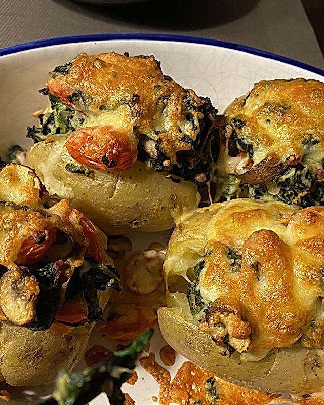 Green Potatoes - Ofenkartoffeln mit Spinat und Champignons