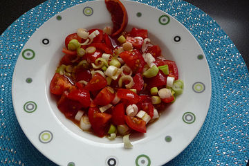 Tomatensalat mit Blutorangen-Ahornsirup-Dressing