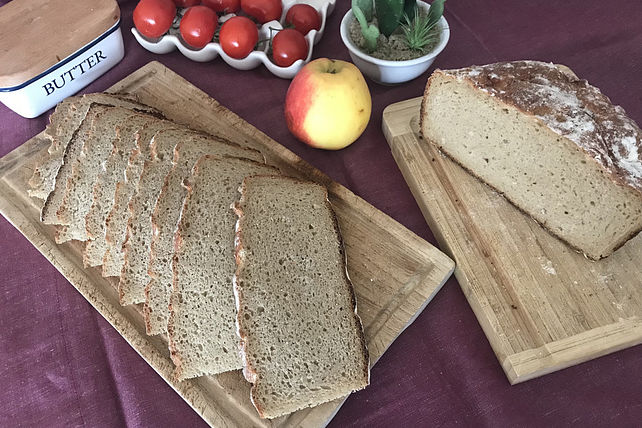 Kräftiges Kartoffelbrot mit Hefe-Vorteig, im Gusseisentopf gebacken von ...