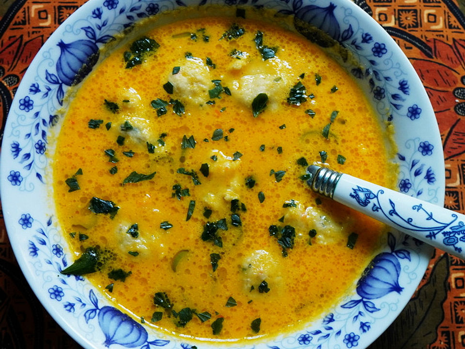 Thailändische Karottensuppe mit Garnelenbällchen von dieter_sedlaczek ...