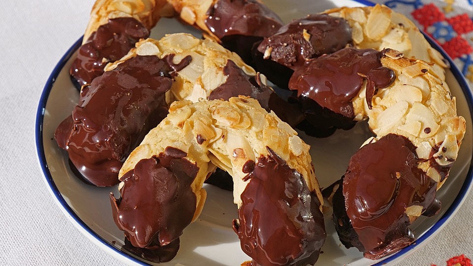 Vegane Mandelhornchen Mit Marzipan Von Schmim Chefkoch
