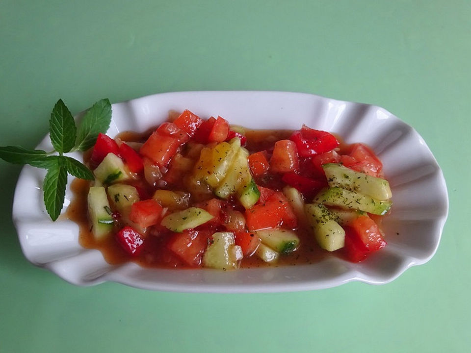 Asiatischer Mango-Tomatensalat mit Sweet Chili Dressing von communisma ...