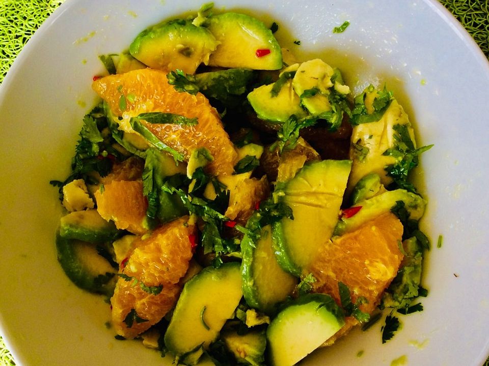 Avocado-Salat mit Orangen, Koriander und Limone von Pannepot| Chefkoch