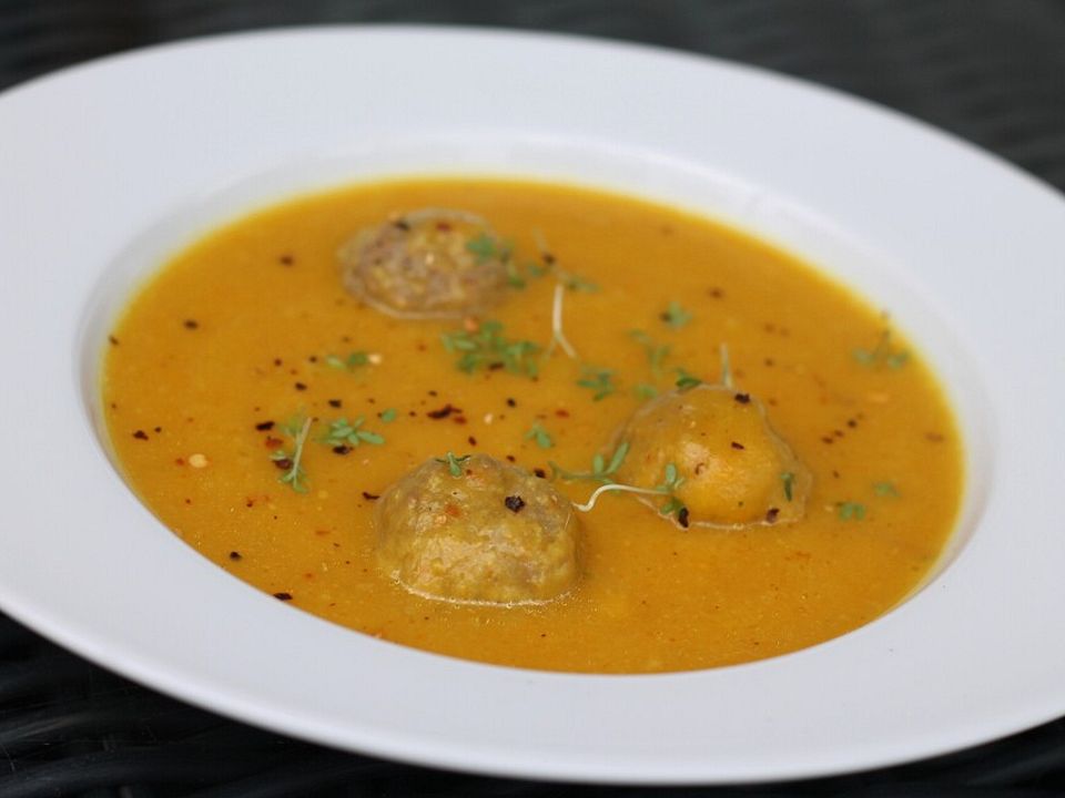 Pastinaken-Möhrensuppe mit Ingwer-Hackbällchen von marmeladenmacherin ...