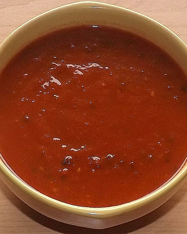 Selbstgemachte Tomatensauce mit Schnittlauch