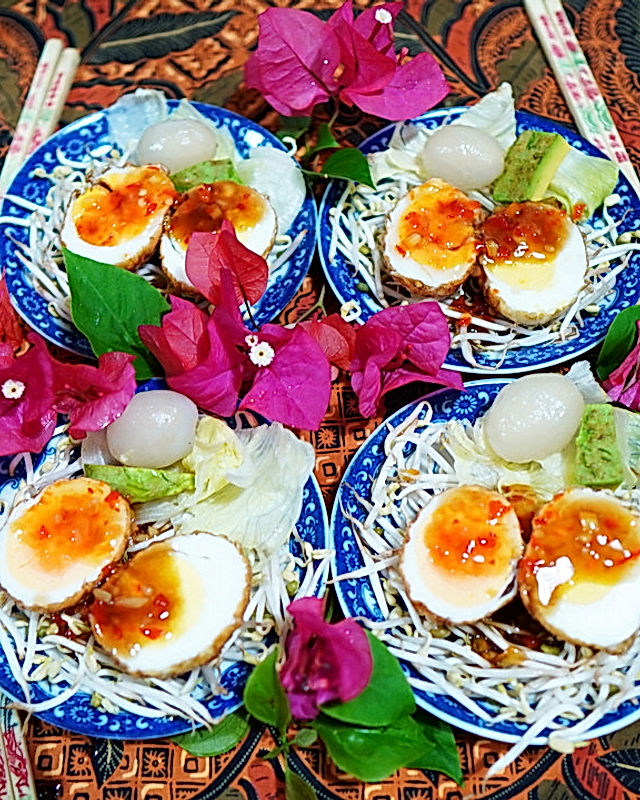 Balinesische Eier auf Balado Art
