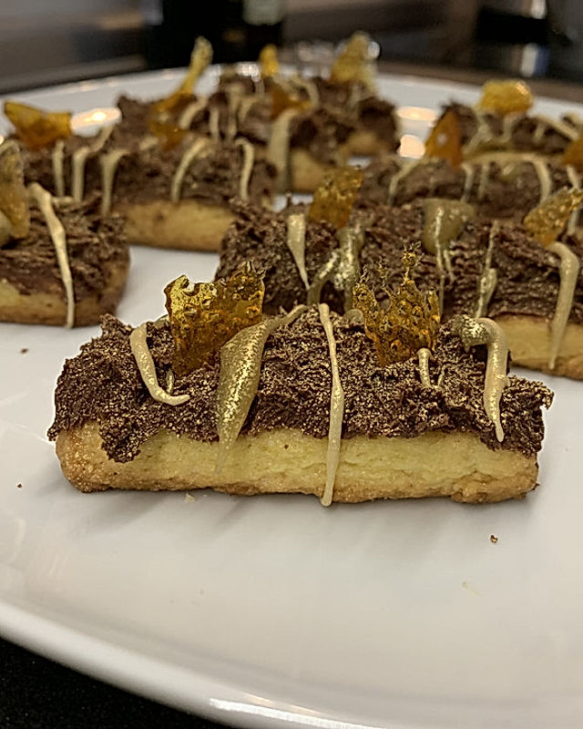 Veganes Shortbread mit Schokoladenganache und Karamell