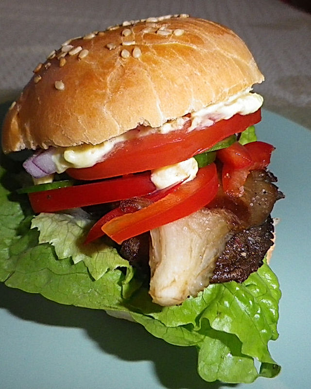 Austernpilz-Burger mit Möhrencreme