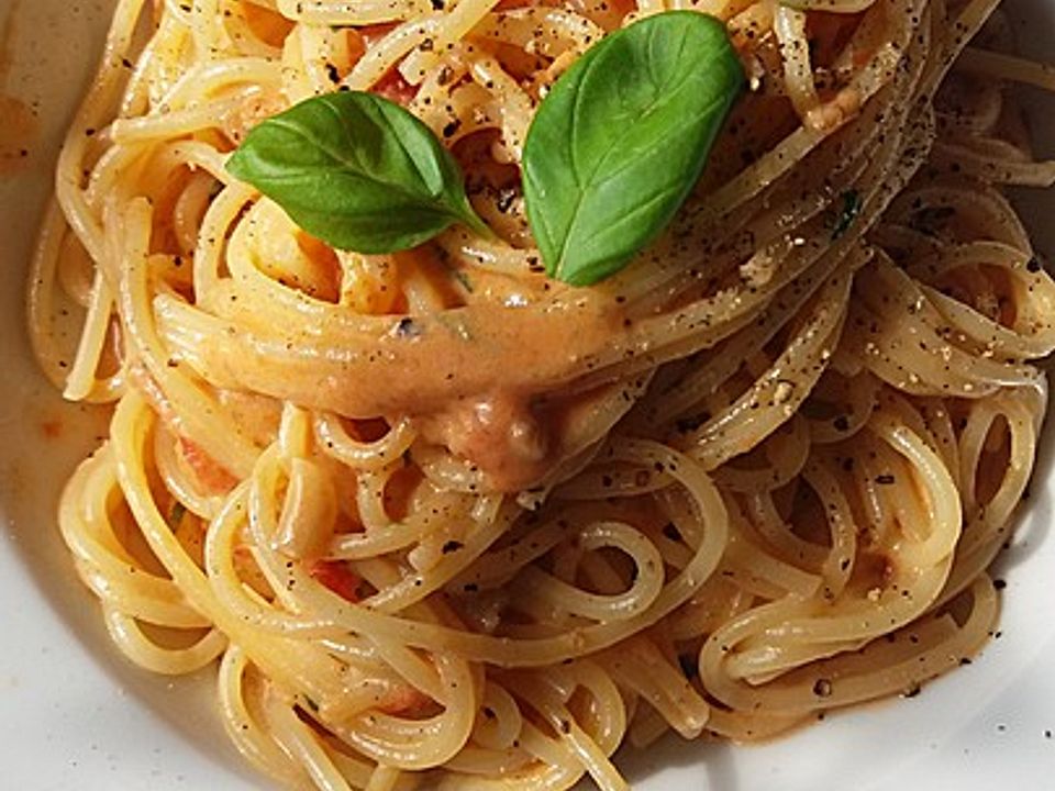 Spaghetti mit Mozzarella - Sauce von Belissima| Chefkoch