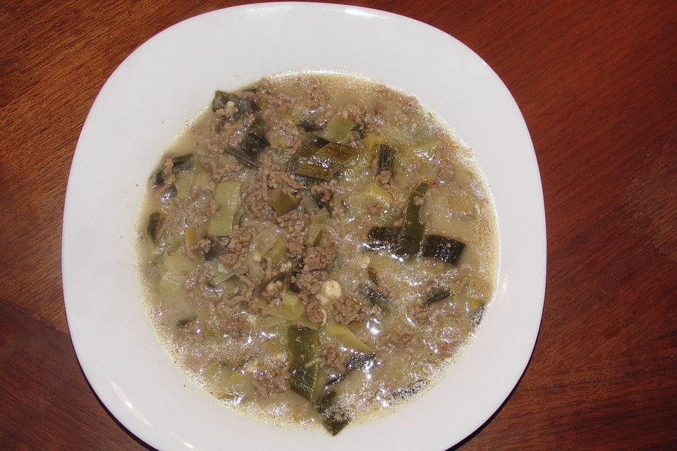 Käsesuppe mit Hackfleisch