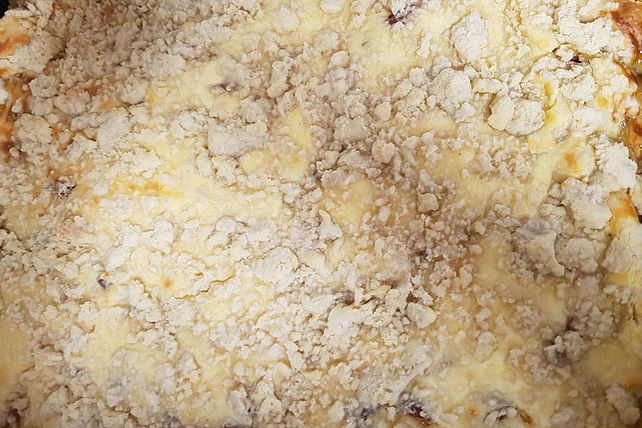 Mirabellenkuchen mit Quark-Sahne-Creme und Streusel von miggerl001 ...