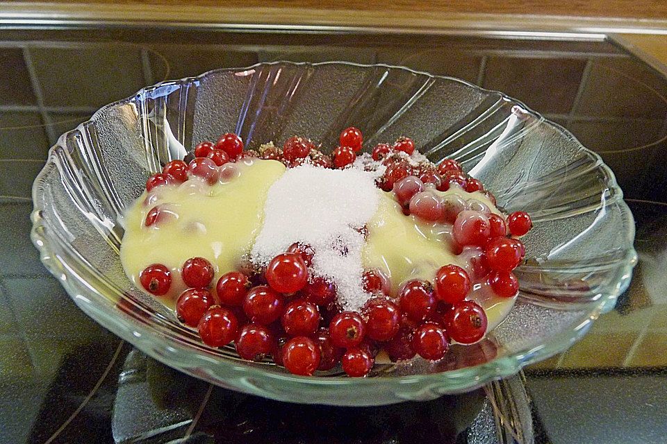 Johannisbeeren mit Eierlikör