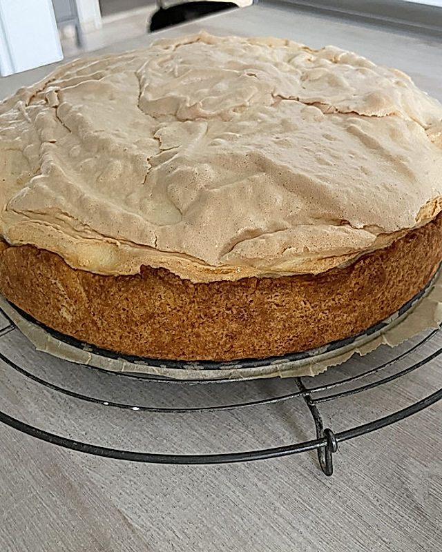 Rhabarber-Baiser-Kuchen mit Vanillepudding