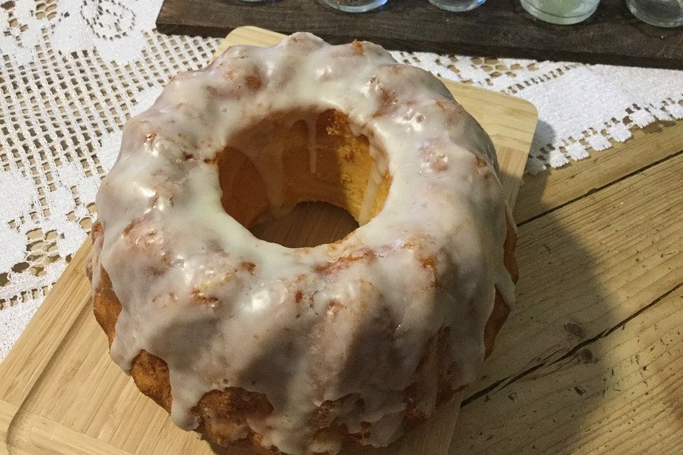 Zitronengugelhupf Zitronengugelhupf