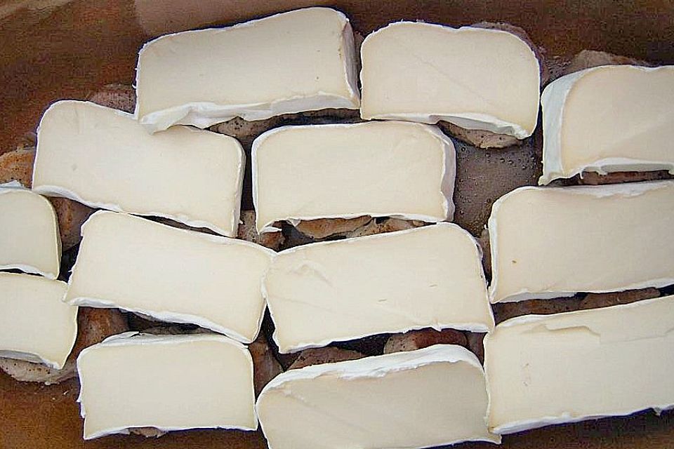 Schweinemedaillons mit Camembert überbacken