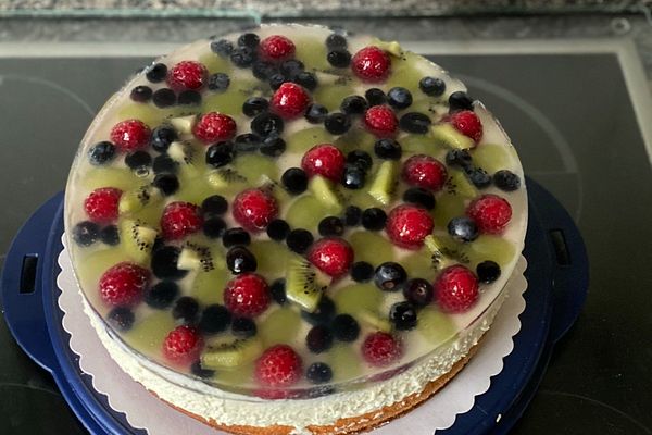 Eitzter Fantasie - Torte mit Quarkcreme und Früchten von jankafrau ...