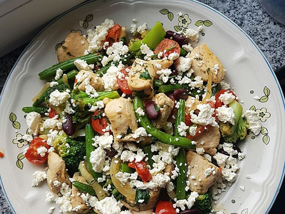 Würzige Hähnchen-Proteinpowerpfanne mit Hirtenkäse von FoodofHell| Chefkoch