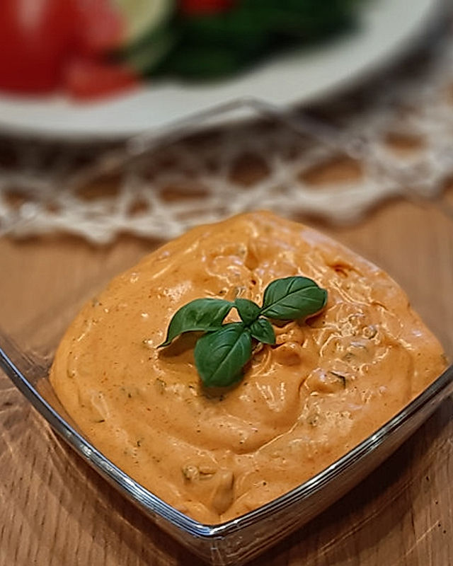 Veganer Tomaten-Basilikum-Knoblauchaufstrich