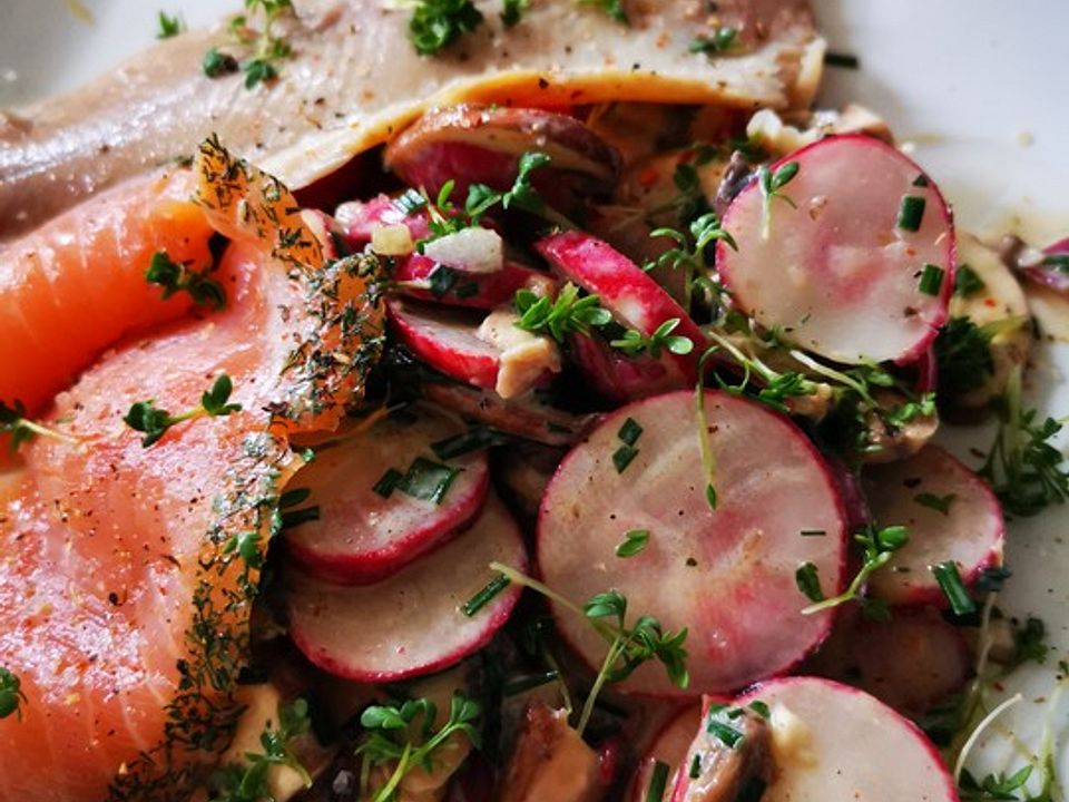 Räucherfisch mit Champignon-Radieschen Salat von ladenhueter| Chefkoch