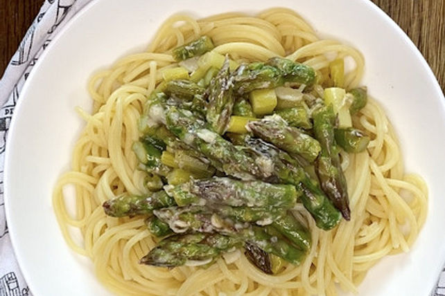 Spaghetti mit grünem Spargel von Loeffelgenuss| Chefkoch