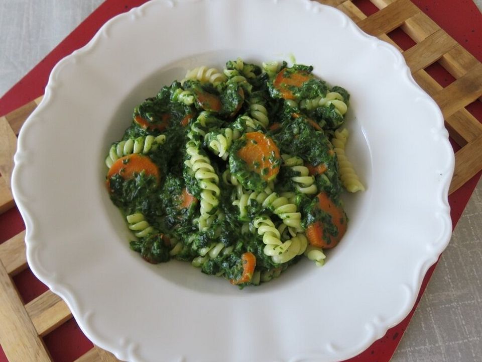 Schnelle Spinat-Karotten-Nudeln von stefanel| Chefkoch
