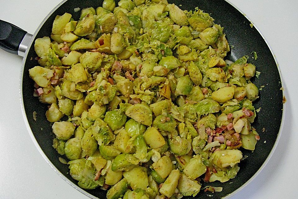 Gnocchi-Pfanne mit Rosenkohl