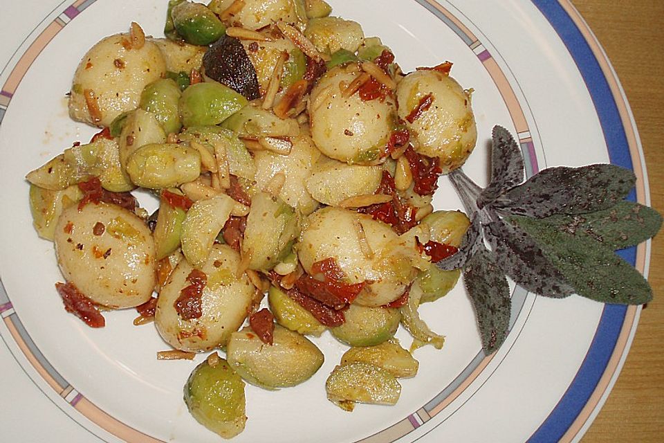 Gnocchi-Pfanne mit Rosenkohl