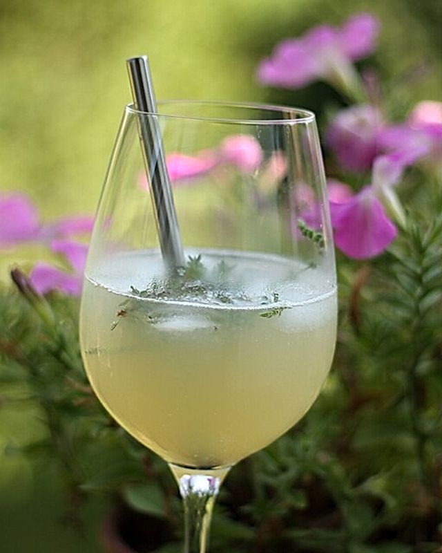 Apfel-Holunder Cocktail