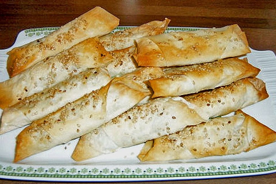 Orientalisches Zigarrenbörek