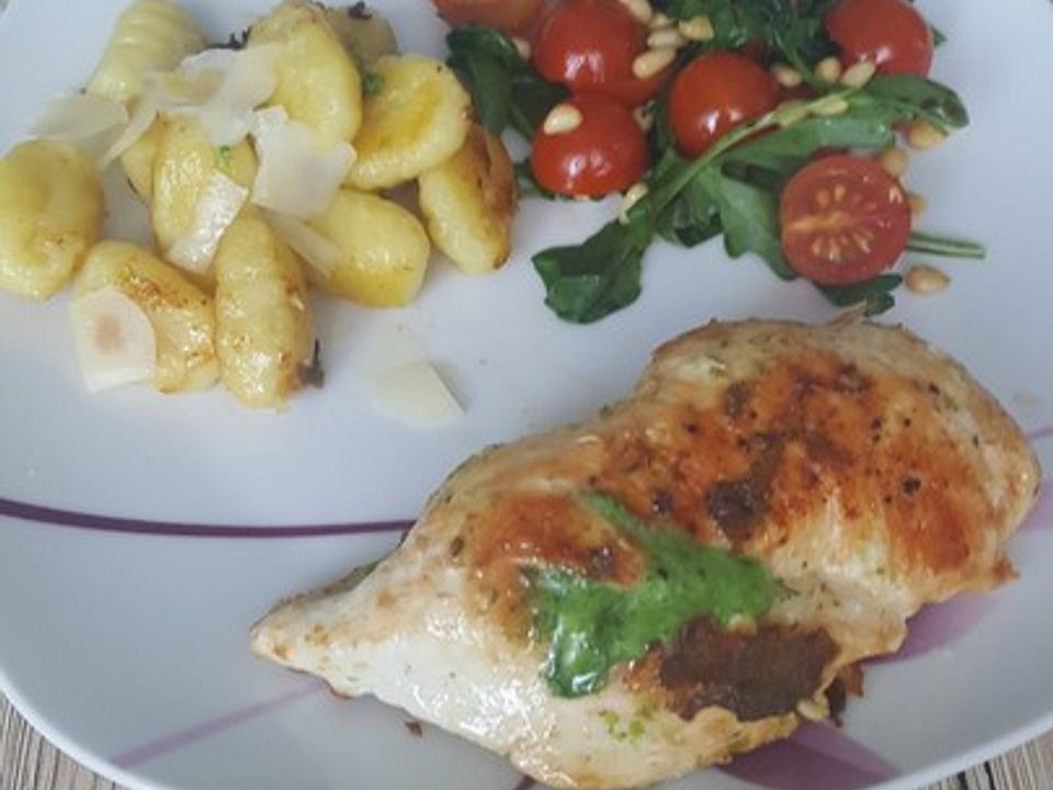 Hühnchenbrust mit Rucola - Creme - Füllung von Alino| Chefkoch