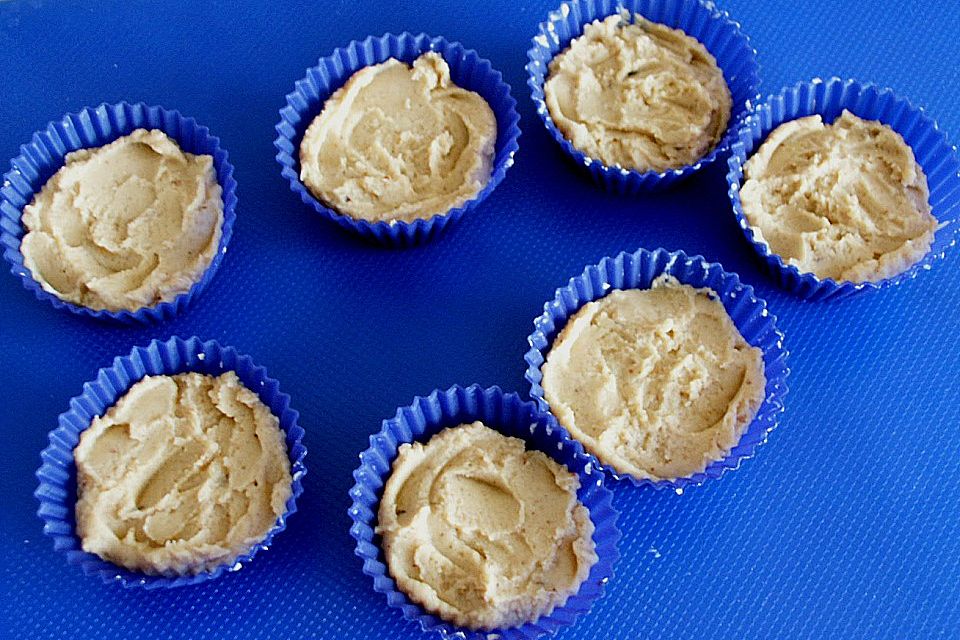 Kastaniencreme mit Meringenhäubchen