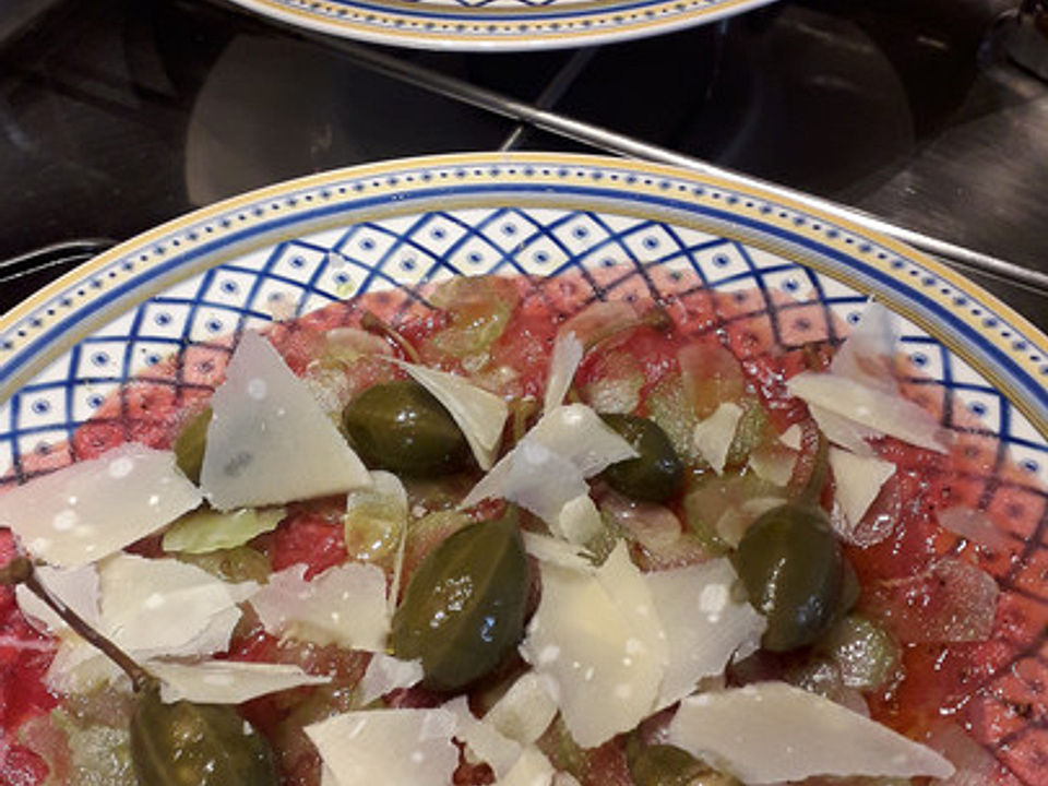 Rindercarpaccio mit feinem Staudensellerie von Puchzeli| Chefkoch