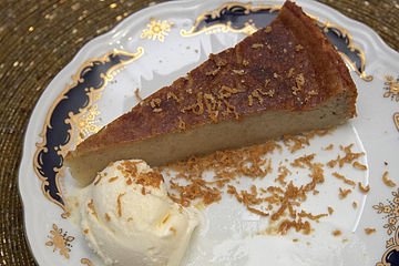 Torta de Guineo con helado de vainilla y panela - Bananenkuchen mit Vanilleeis und Rohrzucker