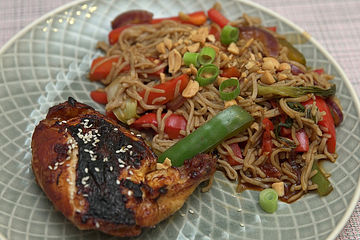 Soja-Maishähnchen mit Buchweizennudeln und Wok-Gemüse