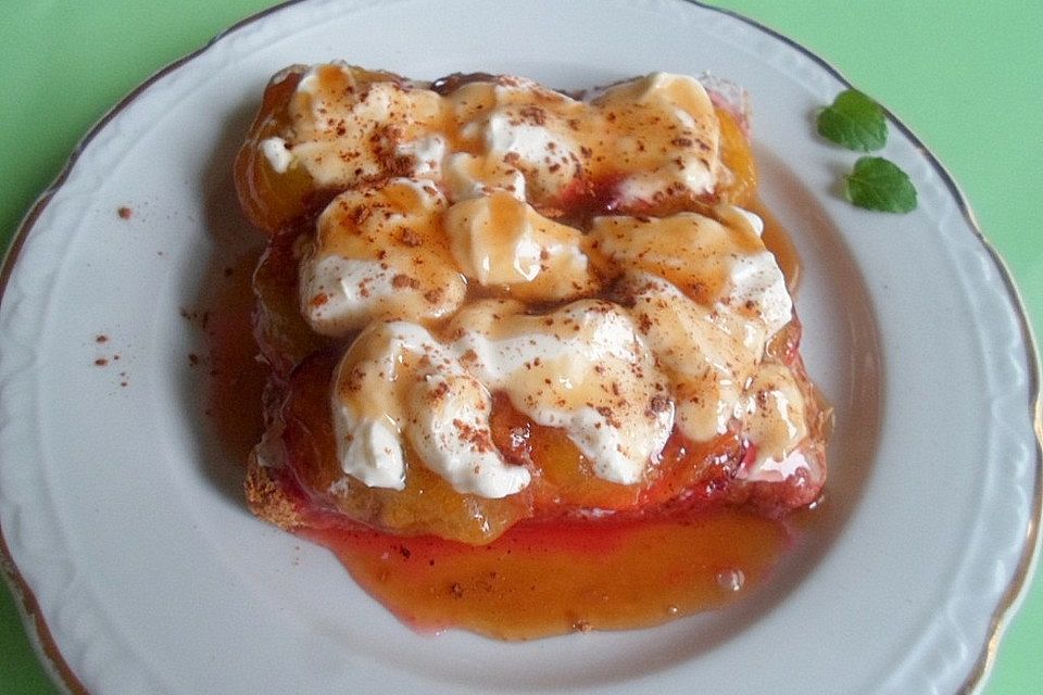 Süße Bruschetta mit gegrillten Pflaumen und Zimt