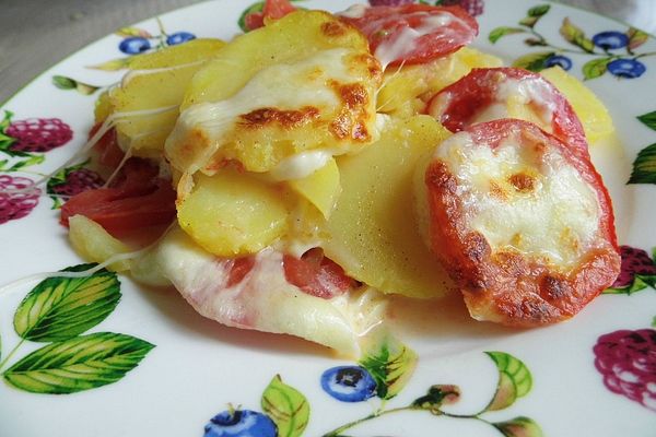 Gratinierte Kartoffeln mit Tomaten und Mozzarella von KochMaus667 ...