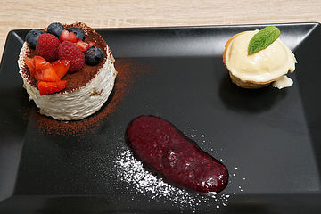 Törtchen, Beeren, Weißer Trüffel