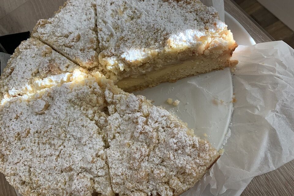 Apfel-Streuselkuchen mit Pudding