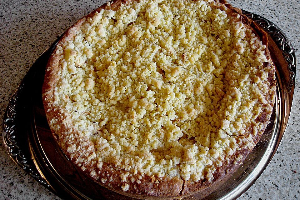 Apfel-Streuselkuchen mit Pudding