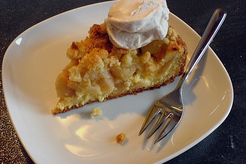 Apfel-Streuselkuchen mit Pudding