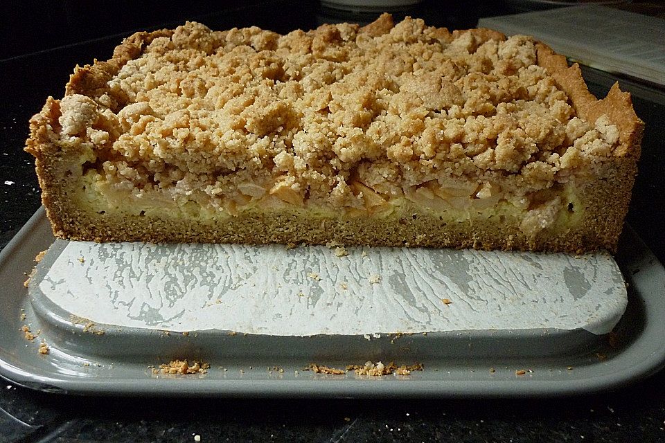 Apfel-Streuselkuchen mit Pudding